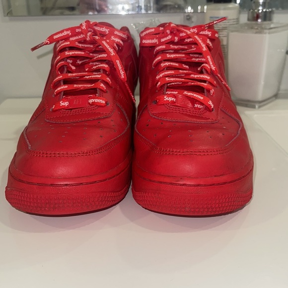 all red Nike air forces with supreme laces and original laces - Picture 2 of 7